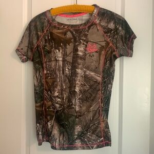 Realtree women’s short sleeve base layer shirt
